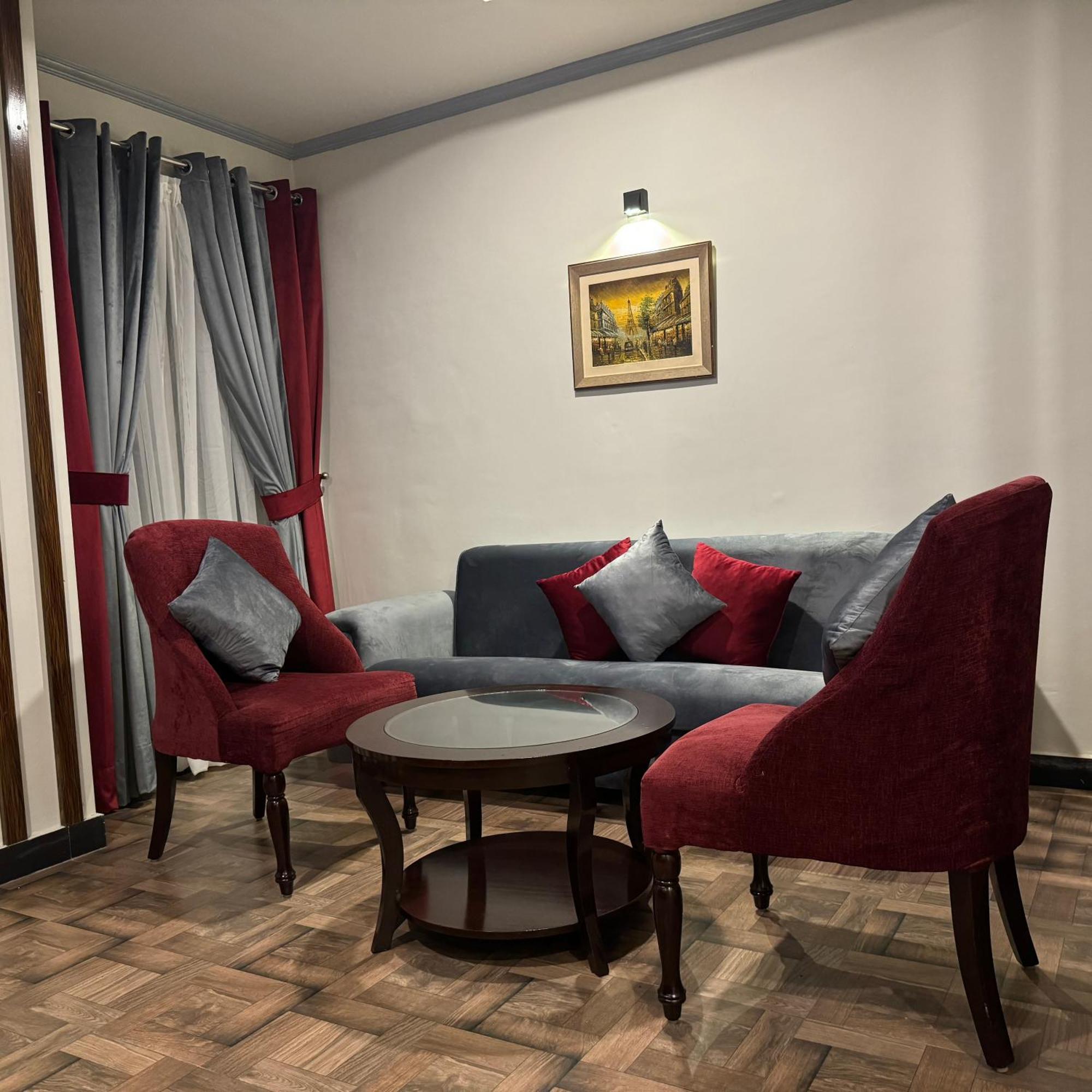 Hotel Oban Lahore Esterno foto