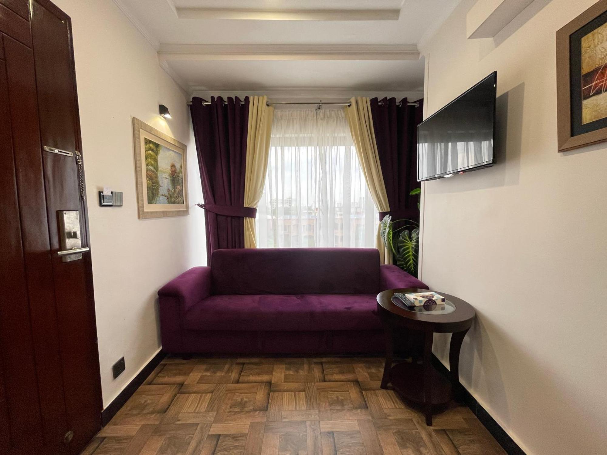 Hotel Oban Lahore Esterno foto