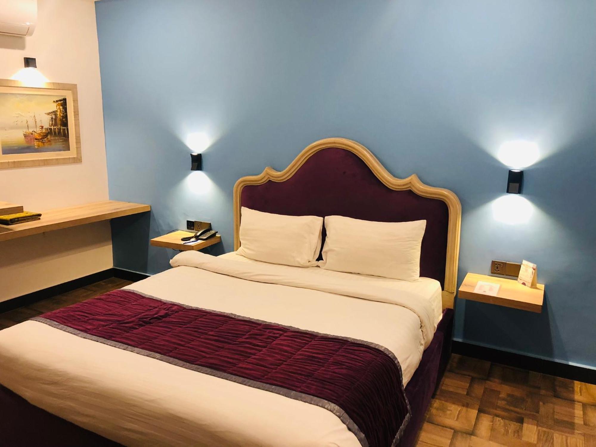 Hotel Oban Lahore Esterno foto