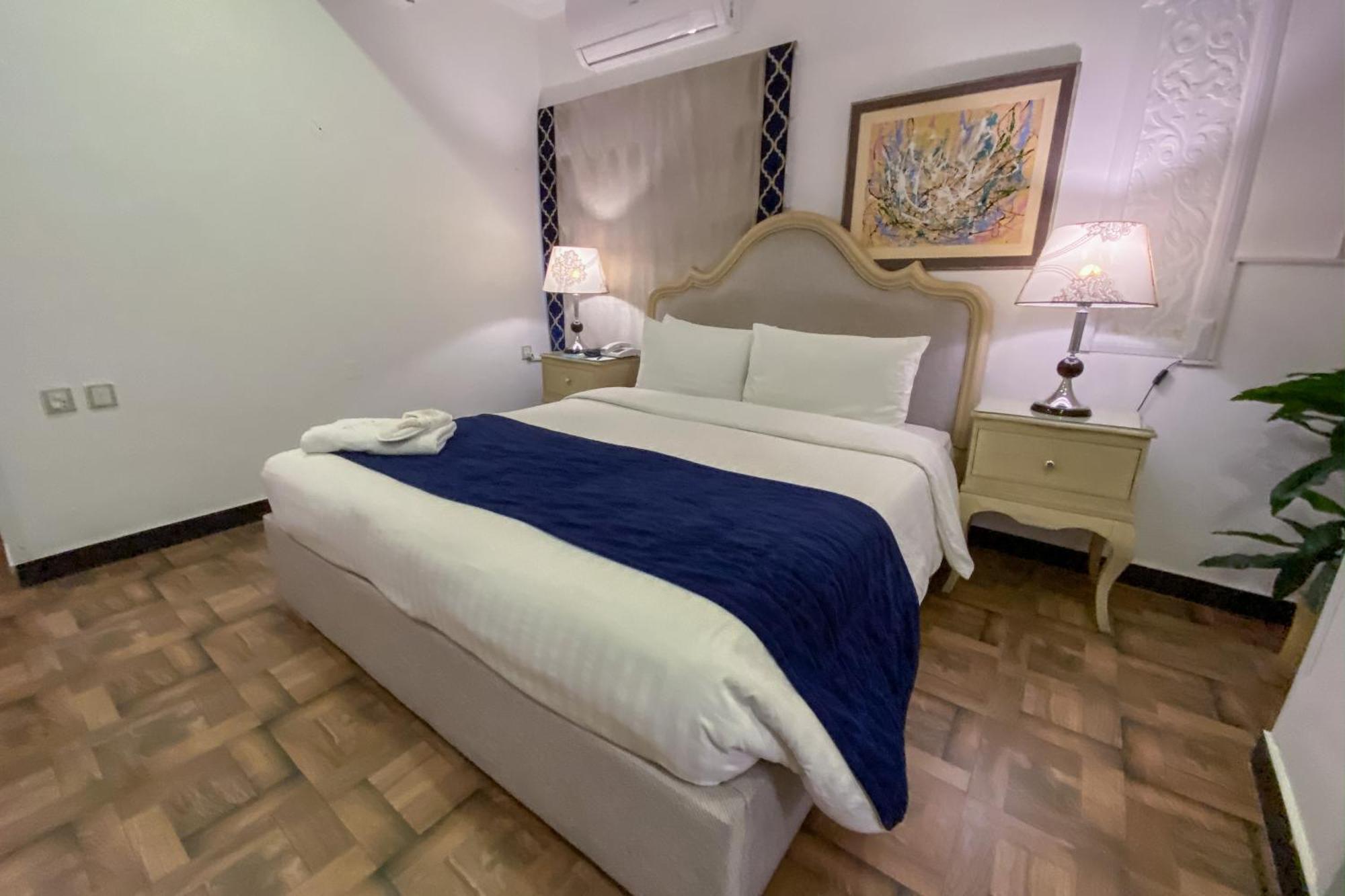 Hotel Oban Lahore Esterno foto