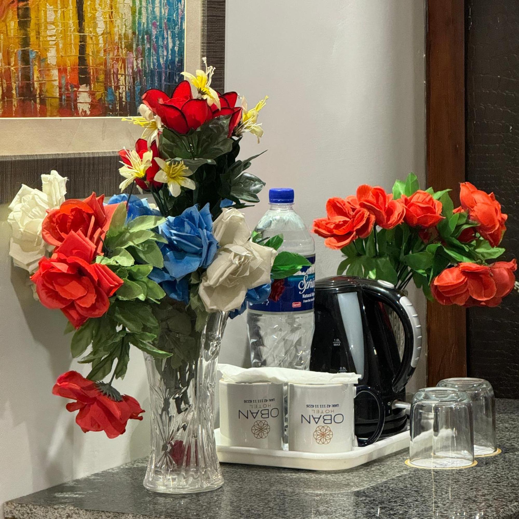Hotel Oban Lahore Esterno foto