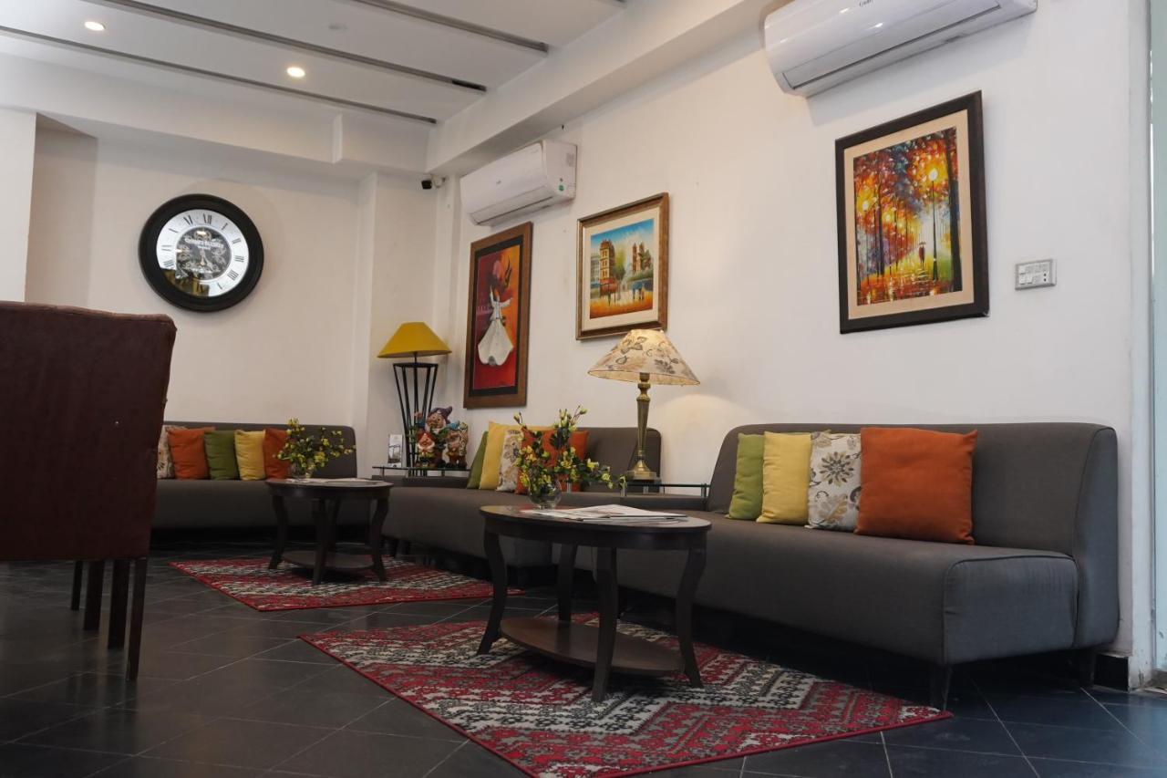 Hotel Oban Lahore Esterno foto