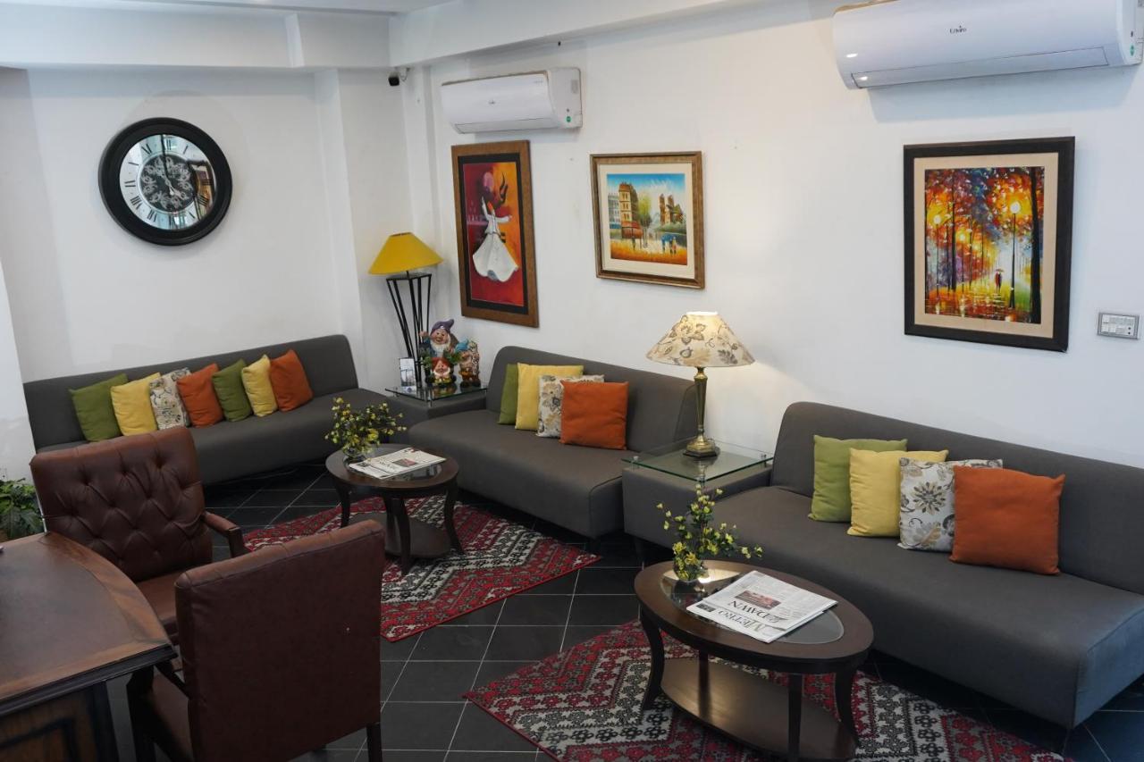 Hotel Oban Lahore Esterno foto