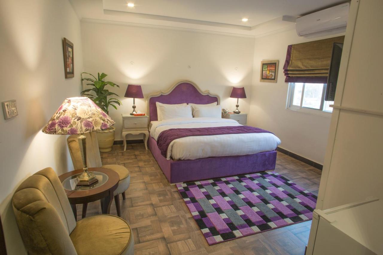 Hotel Oban Lahore Esterno foto
